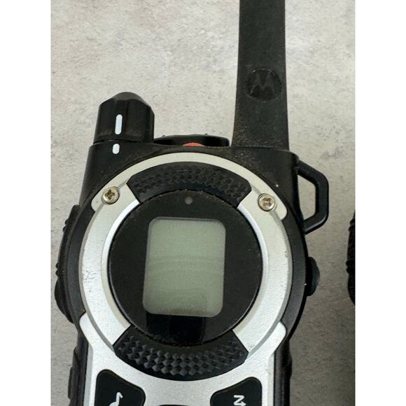Motorola Walkie Talkies Talkabout Two Way Radios K7GMTCEJ With Charger - Picture 10 of 16